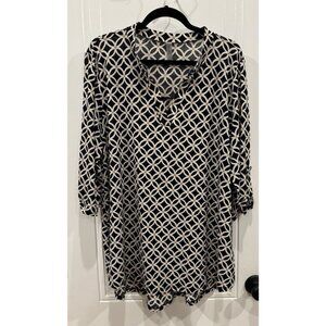 Honeyme "Gabby" Fits 2xl Black with Cream & Tan Design 3/4 Length Sleeves EUC